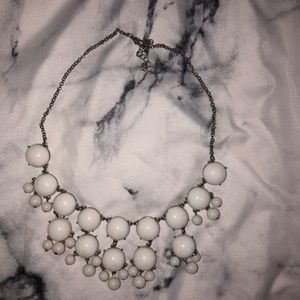 Women’s fashion necklace